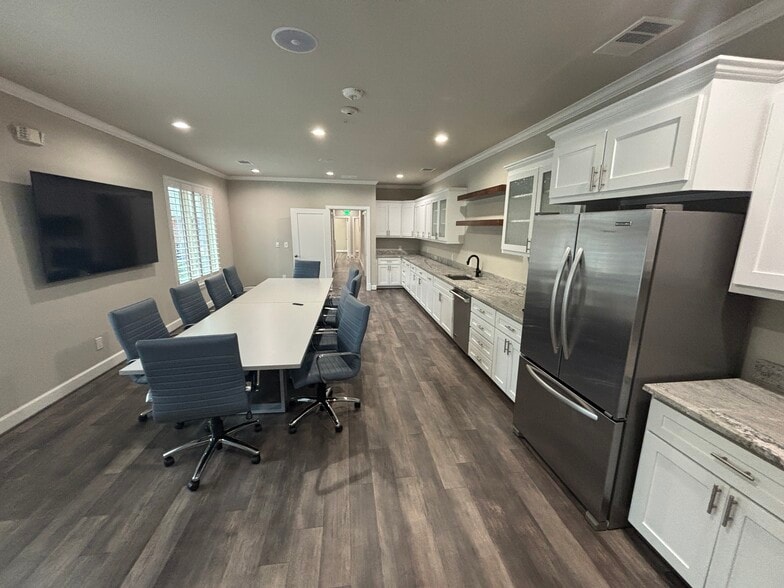 More Photos Of 8751 Collin McKinney Pky, McKinney Medical For Sale