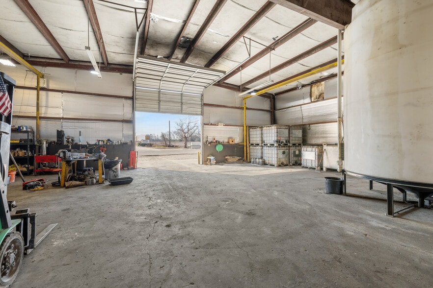 More Photos Of 6701 Almeda Genoa Rd, Houston Warehouse For Sale