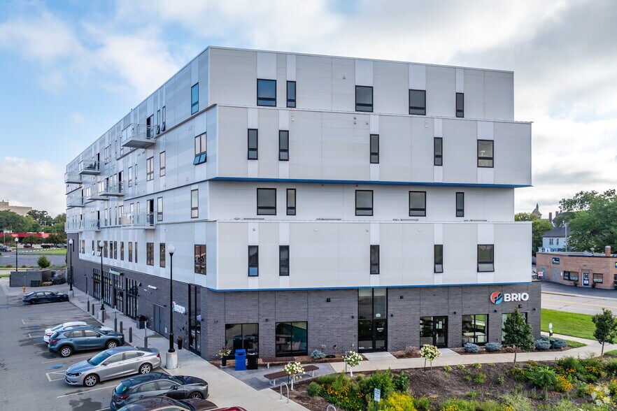 More Photos Of 155 Jackson St, Oshkosh Apartments For Lease