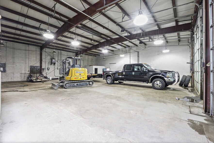 More Photos Of 37401 Stevens Blvd, Willoughby Flex For Lease