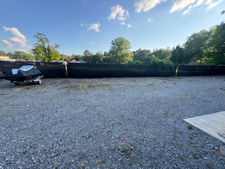 More Photos Of 405 Riverview Dr, Shelbyville Industrial For Sale