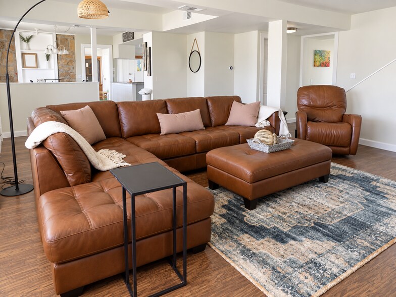 More Photos Of 112 US-290, Ledbetter Hospitality For Sale