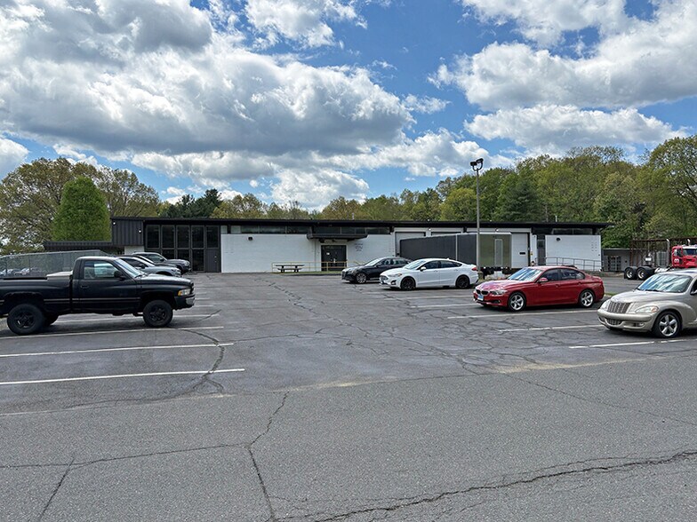 More Photos Of 65 Spring Ln, Farmington Manufacturing For Sale