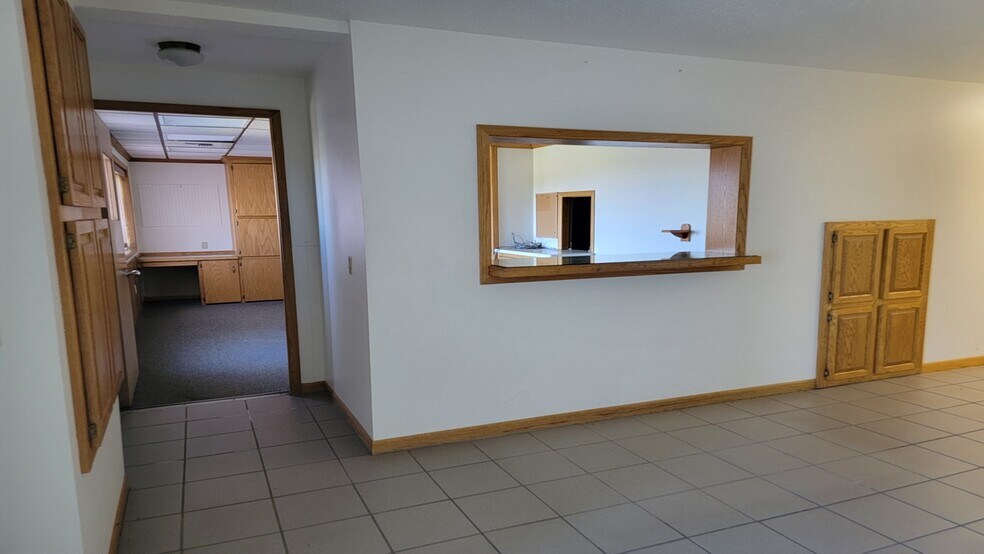 More Photos Of 10610 Washington Ave, Marshfield Warehouse For Lease