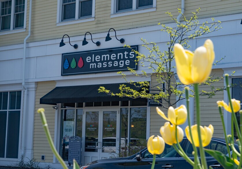 More Photos Of 400-440 Boston Post Rd, Wayland Unknown For Lease