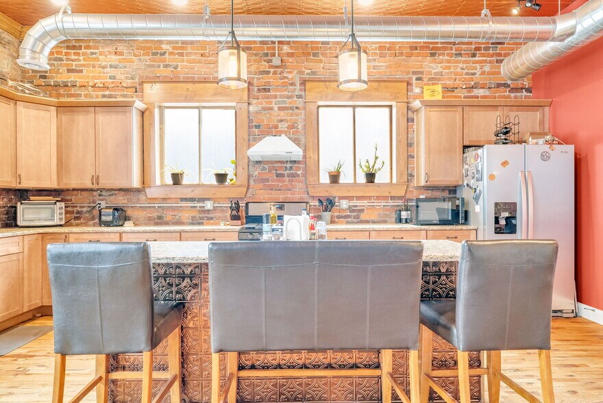 More Photos Of 306-310 Huron Ave, Port Huron Freestanding For Sale