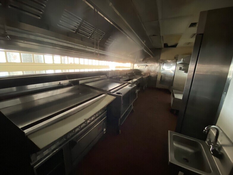 More Photos Of 1280 E Pershing Rd, Decatur Restaurant For Sale