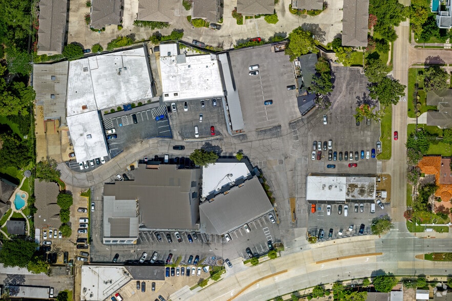More Photos Of 12649 Memorial Dr, Houston Storefront Retail Office For Lease