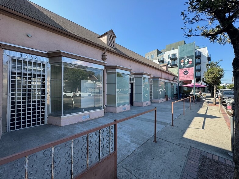 More Photos Of 1437-1443 S Robertson Blvd, Los Angeles Storefront For Lease