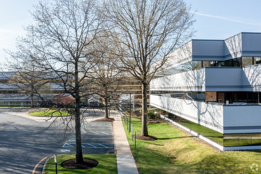 More Photos Of 10 Waterview Blvd, Parsippany Office For Sale
