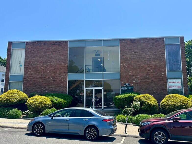 More Photos Of 44 Elm St, Huntington Office For Sale