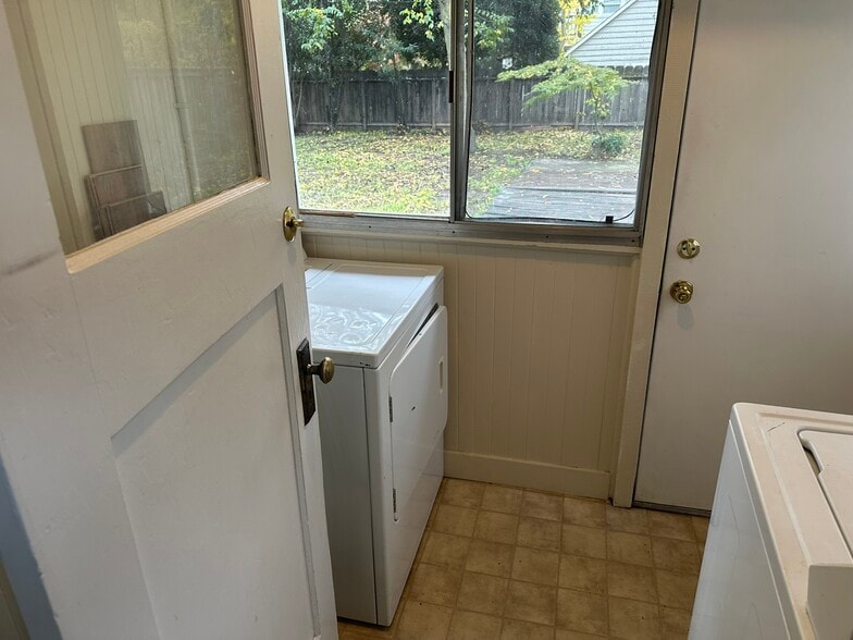 More Photos Of 150 W Stadium Dr, Stockton Apartments For Sale