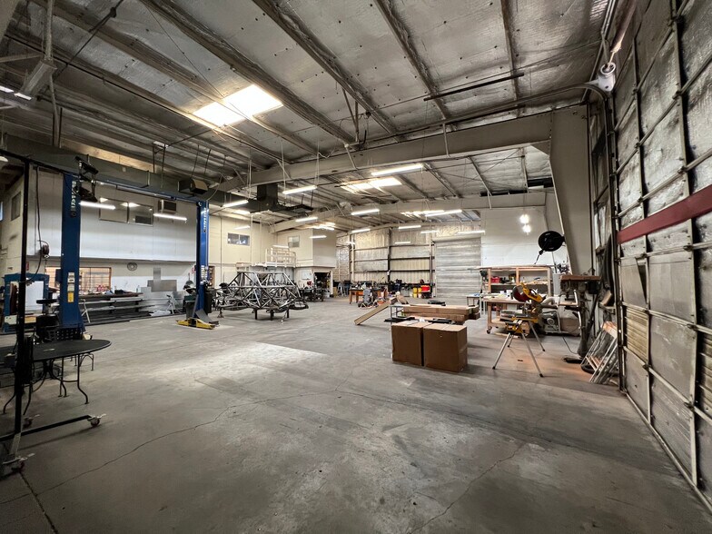 More Photos Of 8120 35th Ave, Sacramento Manufacturing For Lease