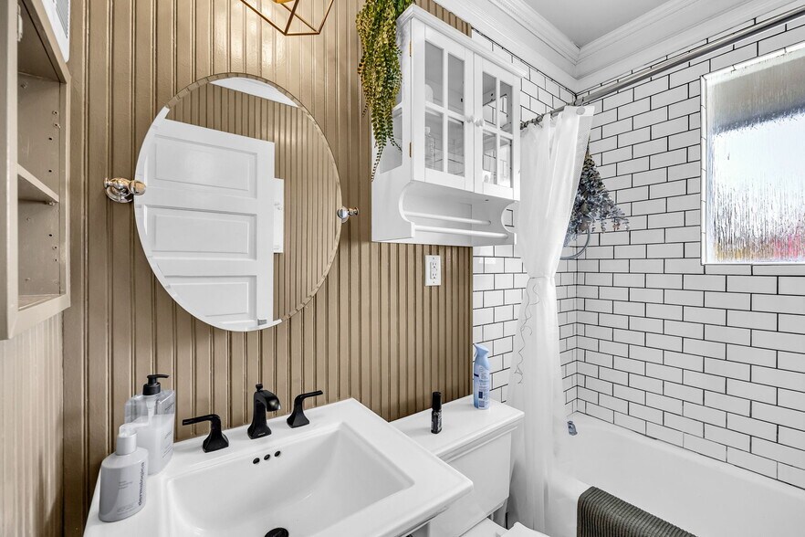 More Photos Of 126 S Spruce St, Winston-Salem Office Residential For Sale