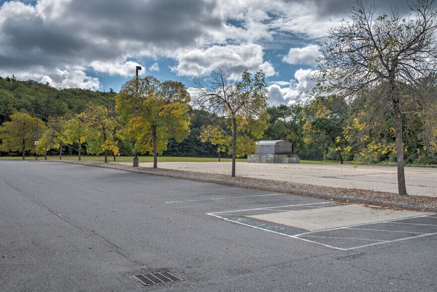 More Photos Of 10 Bowman Dr, Keene Warehouse For Sale