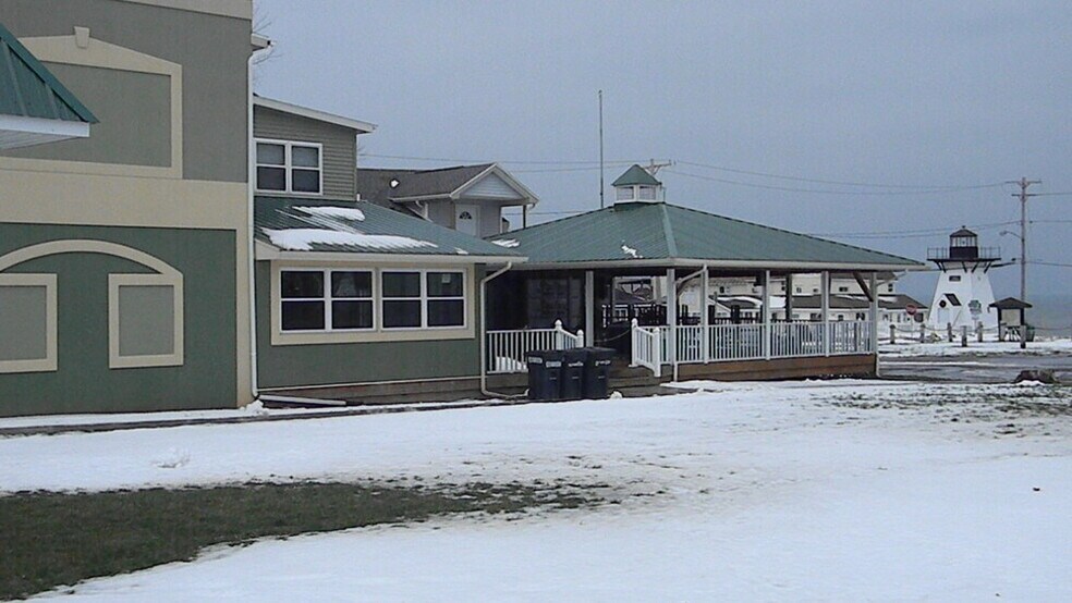 More Photos Of 5959 Main, Olcott Bar For Lease