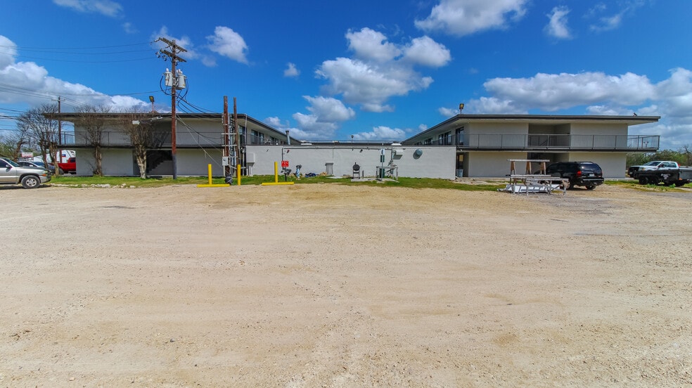 More Photos Of 110 E Highway 6, Alvin Hotel For Sale