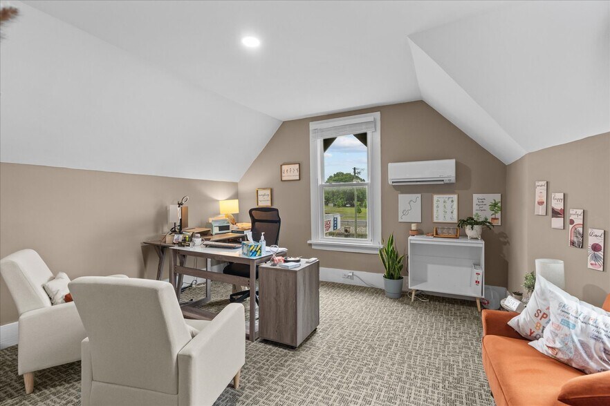 More Photos Of 306 N Thornton Ave, Dalton Office For Sale