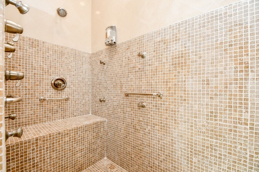 More Photos Of 5721 Winsome Ln, Houston Storefront Retail Office For Sale