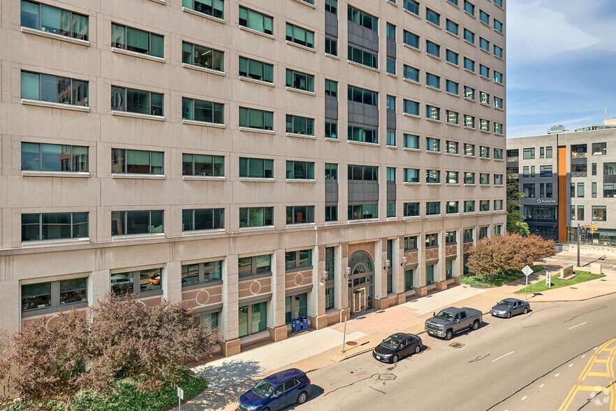 More Photos Of 75 S Clinton Ave, Rochester Office For Lease