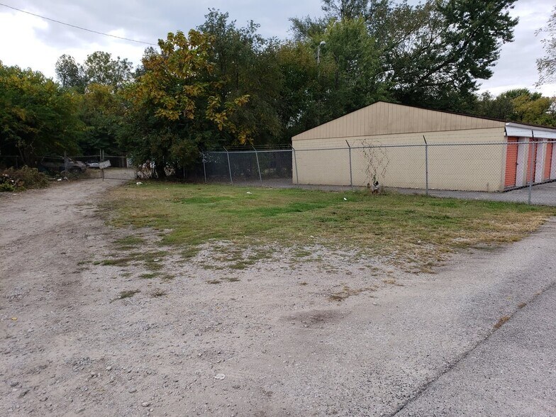 More Photos Of 2707 7th Street Rd, Louisville General Retail For Sale