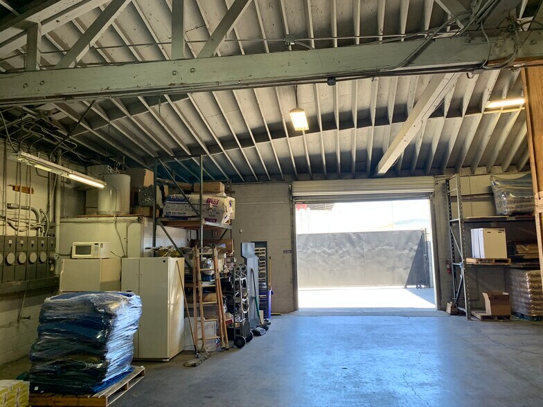 More Photos Of 965-975 E Willow St, Signal Hill Warehouse For Sale