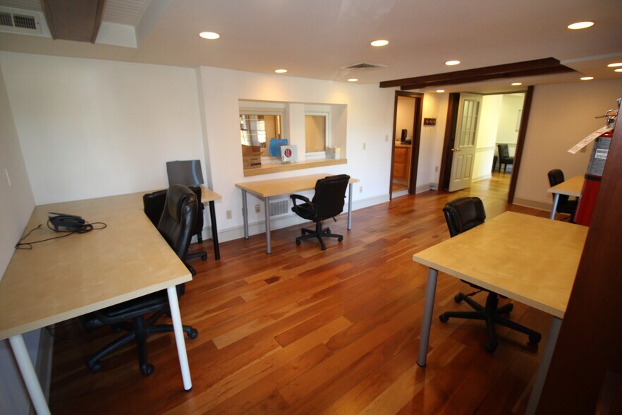More Photos Of 1105 Taylorsville Rd, Washington Crossing Office Residential For Lease