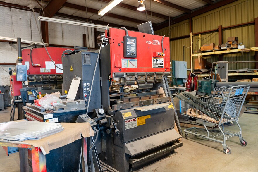 More Photos Of 1630 N Interstate 35 E, Lancaster Flex For Sale