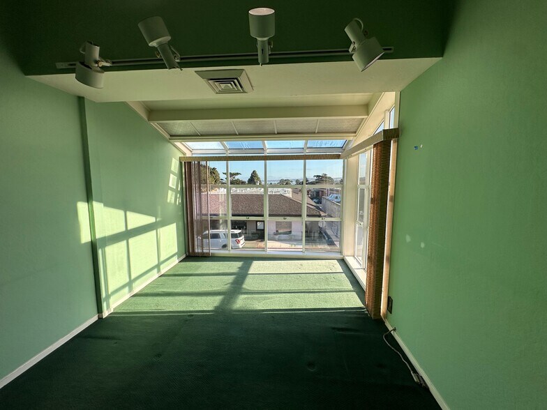More Photos Of 550 Hartnell St, Monterey Office For Lease