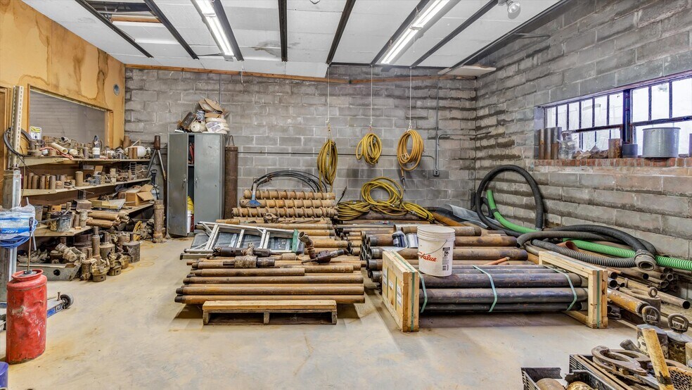 More Photos Of 32 Chichester Ave, Center Moriches Industrial For Sale