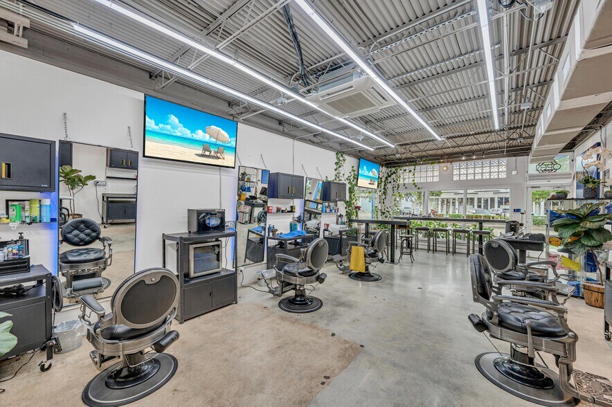More Photos Of 815 NE 13th St, Fort Lauderdale Freestanding For Sale
