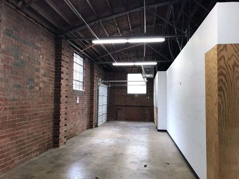 More Photos Of 3133 May St, Charlotte Warehouse For Lease