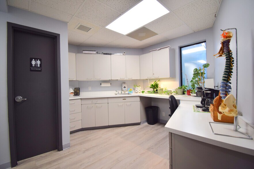 More Photos Of 1708 Jefferson Ave, Mount Vernon Office For Sale