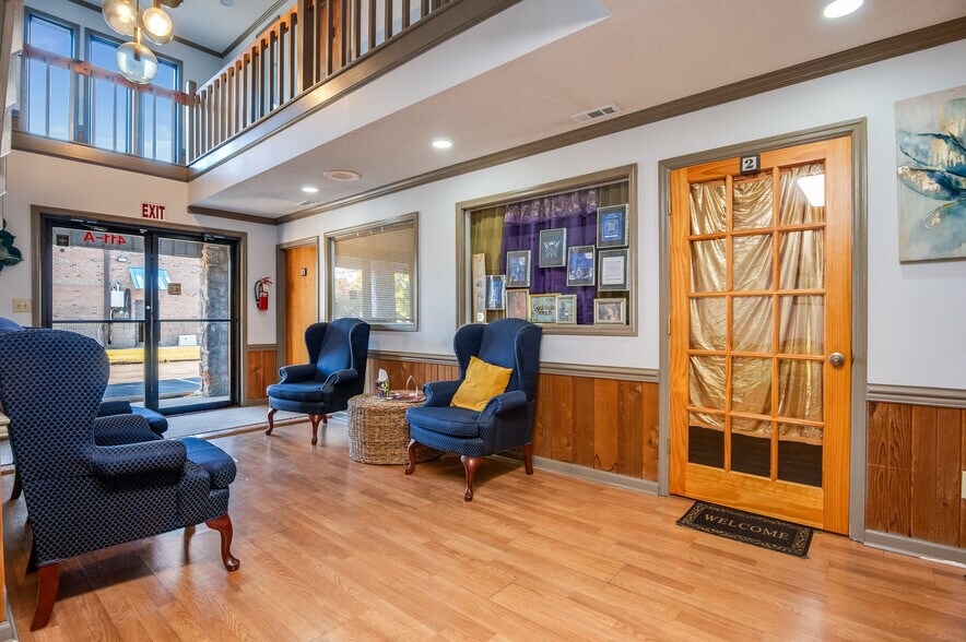 More Photos Of 411 Western Blvd, Jacksonville Office For Sale