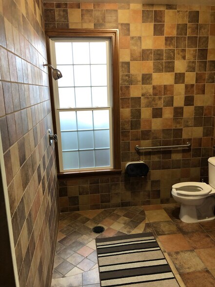 More Photos Of 23 Forry St, Newark Office Residential For Lease