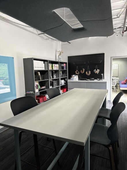 More Photos Of 5304 Derry Ave, Agoura Hills Industrial For Lease