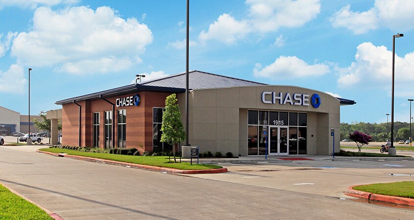 More Photos Of 1915 N Main St, Pearland Bank For Lease