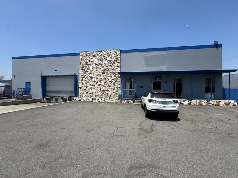 More Photos Of 6111 Scott Way, Commerce Warehouse For Lease