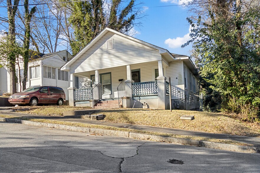 More Photos Of 960 Curry Pl, Macon-Bibb Healthcare For Sale