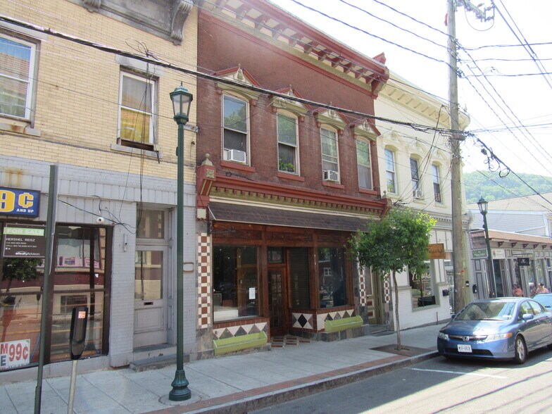 More Photos Of 9 New Main St, Haverstraw Storefront Retail Residential For Lease