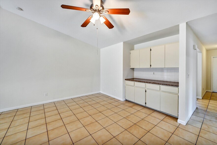 More Photos Of 4707 SW 8th Pl, Cape Coral Apartments For Sale