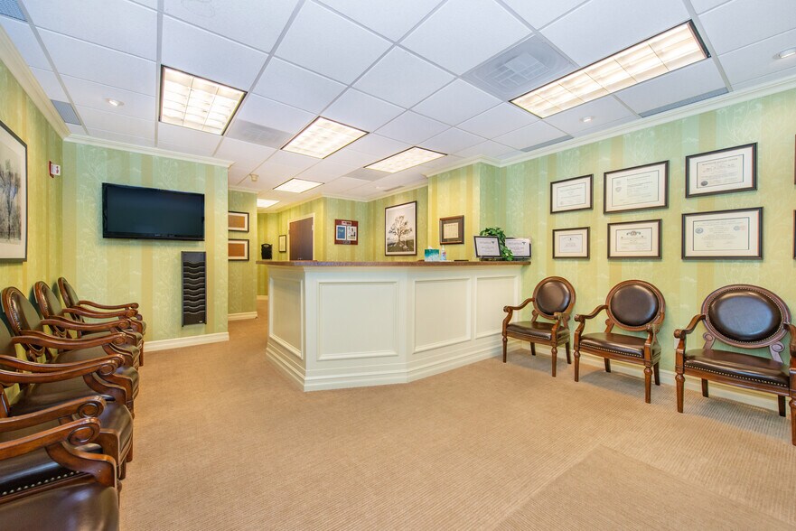 More Photos Of 2 Lincoln Hwy, Edison Medical For Lease