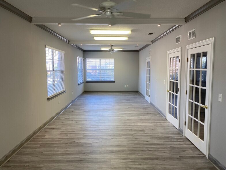 More Photos Of 6817 Southpoint Pky, Jacksonville Loft Creative Space For Lease