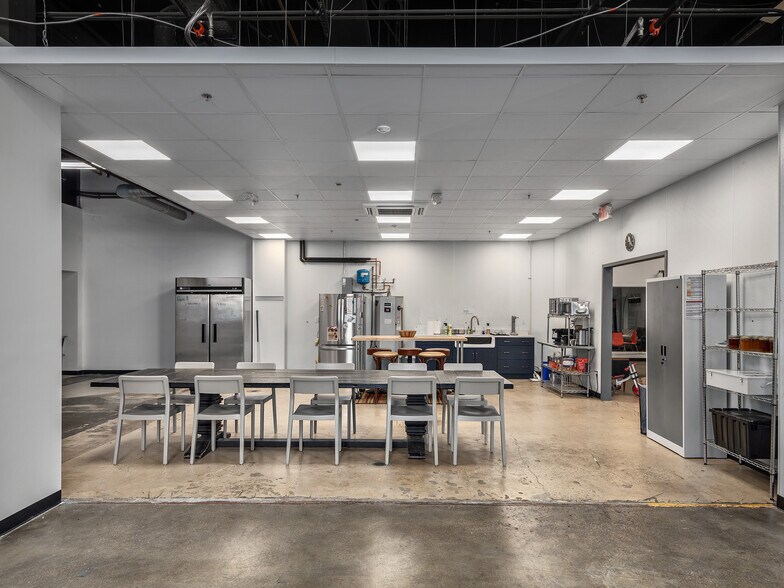 More Photos Of 14 O'Henry Ave, Asheville Loft Creative Space For Lease