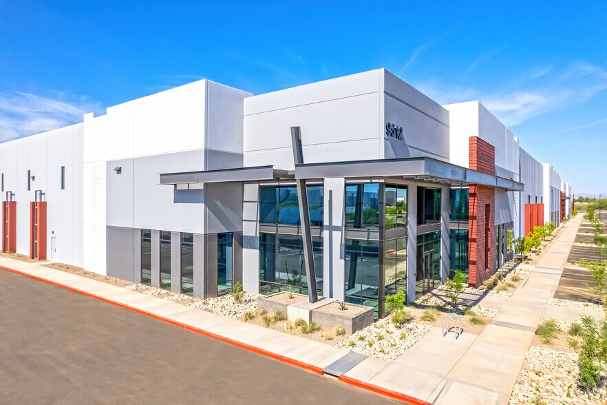 More Photos Of 9520 E Elliot Rd, Mesa Warehouse For Lease