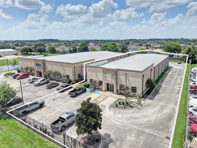 More Photos Of 519 Rankin Park N, Houston Warehouse For Lease