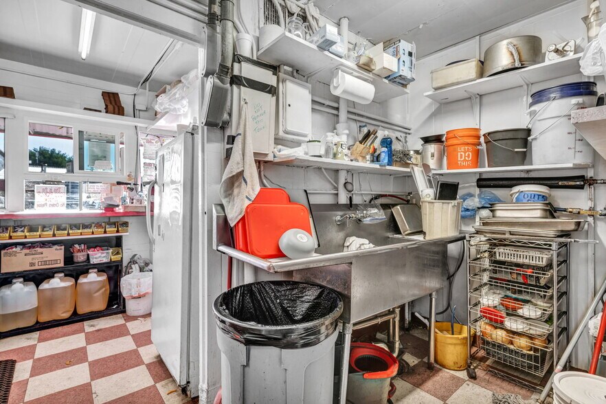 More Photos Of 198 Main St, Bridgeport Restaurant For Sale