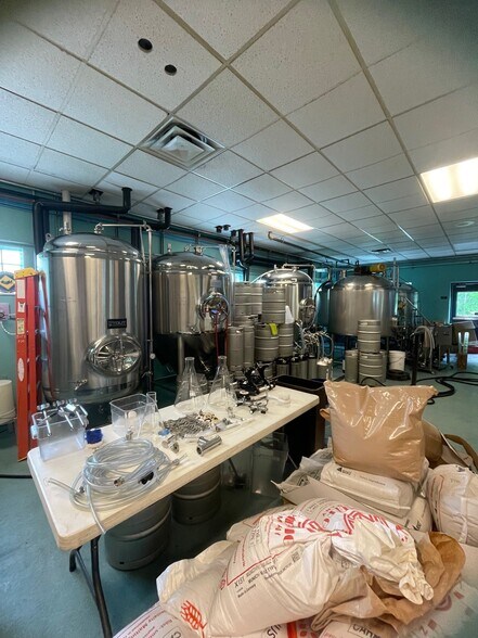 More Photos Of 1044 Saxonburg Blvd, Glenshaw Restaurant For Sale