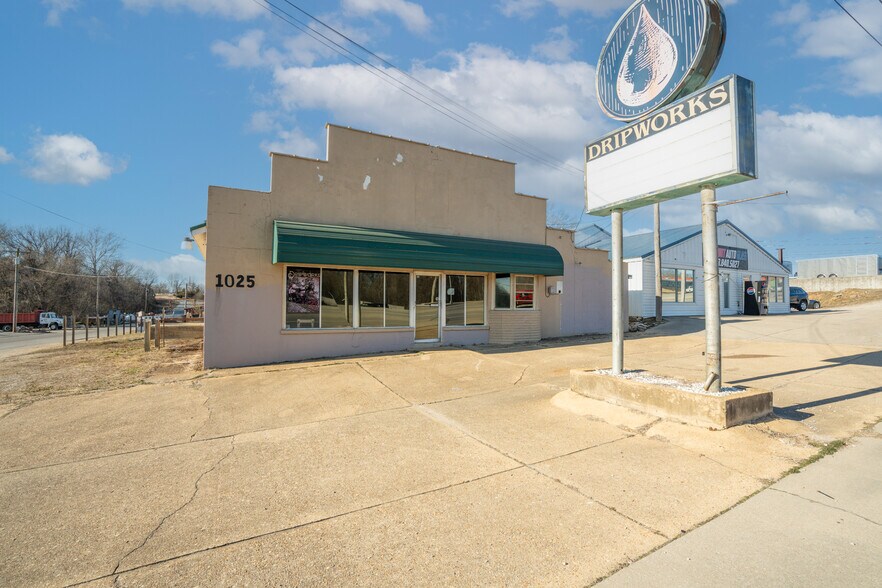 More Photos Of 1025 S Westwood Blvd, Poplar Bluff General Retail For Sale