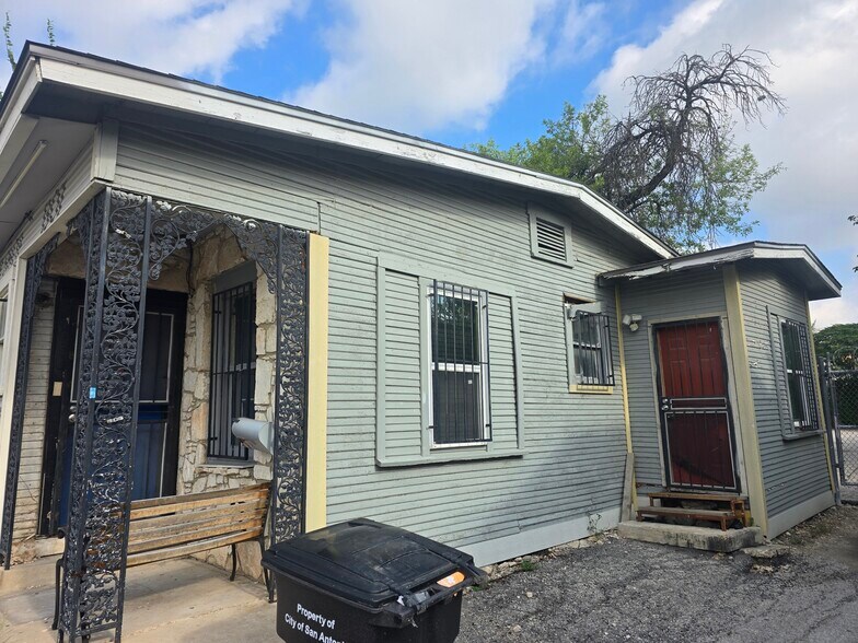 More Photos Of 1307 Culebra Rd, San Antonio Storefront Retail Residential For Sale